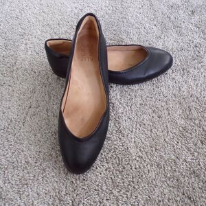 Naturalizer black leather flats 7